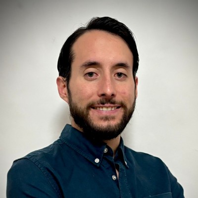 Luis E
